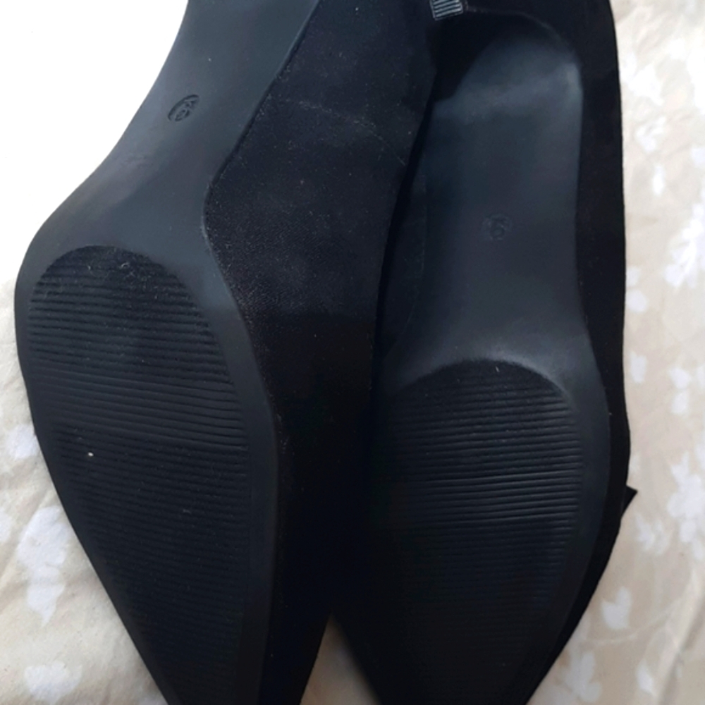 Heels NEW